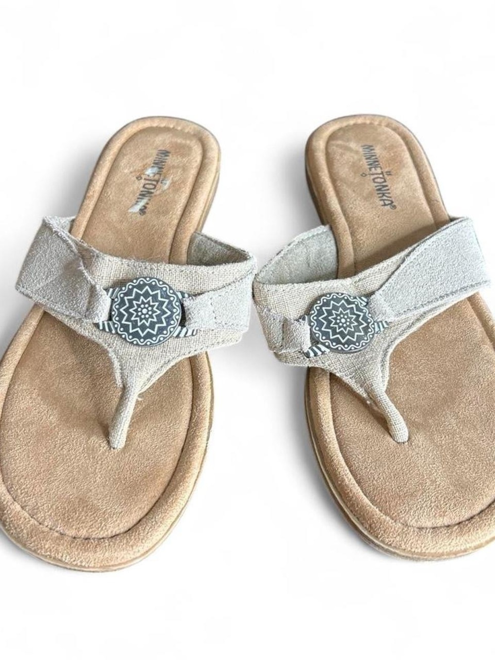 Minnetonka Cream Tan  Thong Sandals with Decorative Medallion